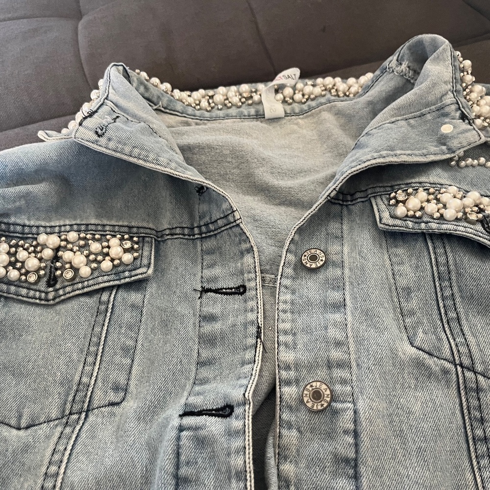 B 18    Pearl Denim Jacket - Picture 3 of 8